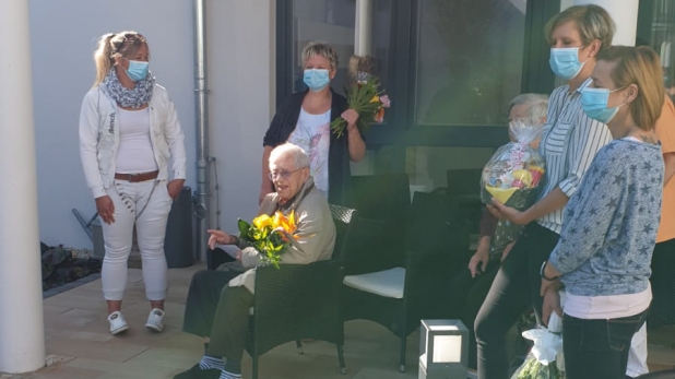 Der 100. Geburtstag von Karl Roch wurde in Kranichfeld mit einem Ständchen gefeiert.